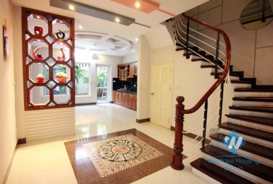 Nice house with 3 to 4 bedrooms for rent in Tay Ho